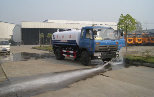 東風(fēng)153<a href=http://www.wzsccw.cn/ssc target=_blank class=infotextkey>灑水車(chē)</a>測(cè)試圖片