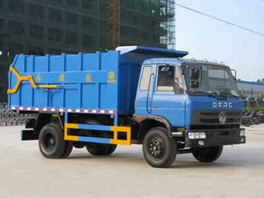 東風(fēng)145對接式<a href=http://www.wzsccw.cn/ljc target=_blank class=infotextkey>垃圾車</a>出廠圖片