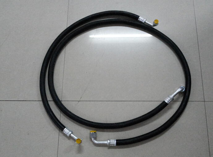<a href=http://www.wzsccw.cn/lcc/ target=_blank class=infotextkey>冷藏車</a>制冷系統(tǒng)管路圖片