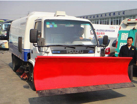 五十鈴鏟雪<a href=http://www.wzsccw.cn/saoluche/ target=_blank class=infotextkey>掃路車</a>